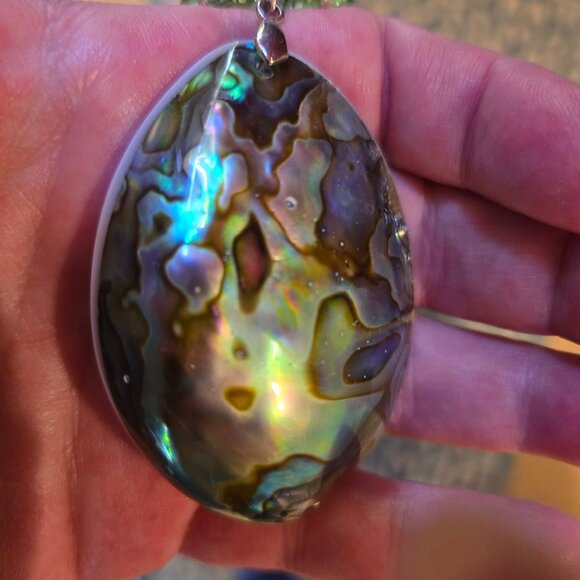 Abalone Necklace 20 inch w Green beads/Crystals - Picture 2 of 3